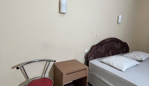 Standard Room, 1 Queen Bed