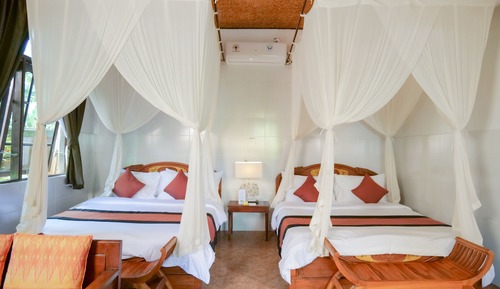 Double or Twin Room, 2 Queen Beds, Poolside