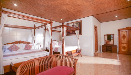 Double or Twin Room, 2 Queen Beds, Pool View