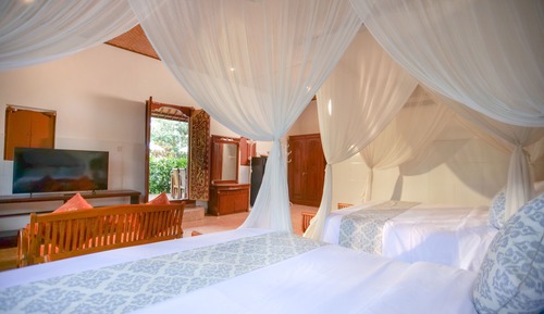 Double or Twin Room, 2 Queen Beds, Pool View, Ground Floor