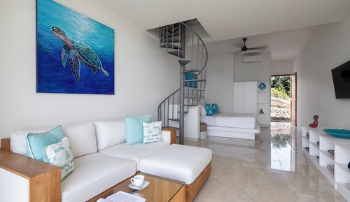 Hilltop Pool Suite