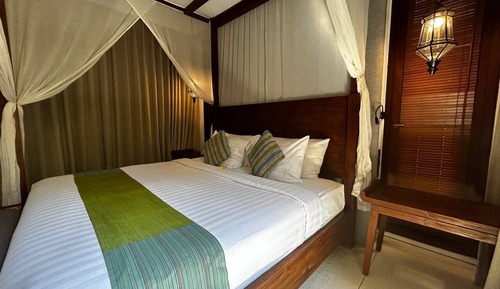 Deluxe Villa, 1 King Bed, Private Pool, Garden Area