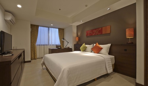 Deluxe Suite, Smoking