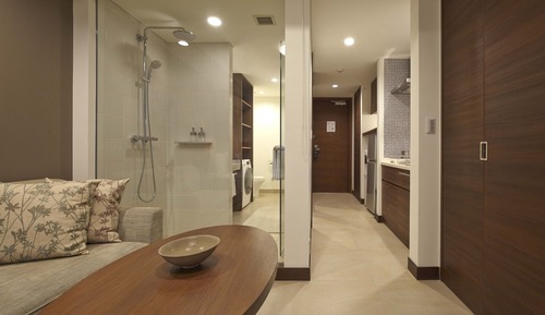 Comfort Room, Smoking
