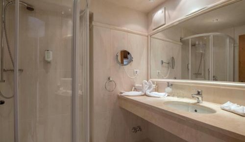 Comfort Double Room with Shower