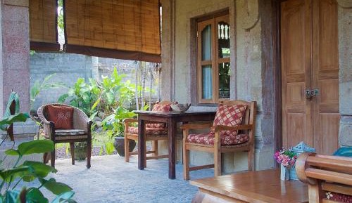 Deluxe King Room with Garden View