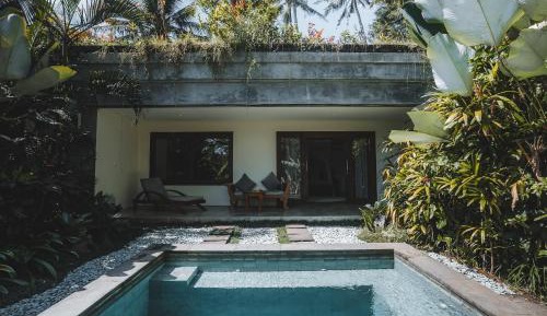 Honeymoon Suite with Private Plunge Pool