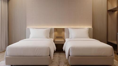 Club Deluxe Twin Room