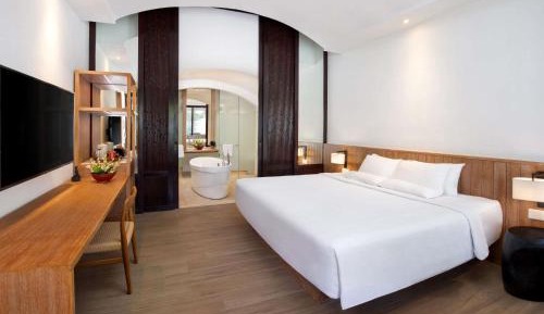 Family King Suite