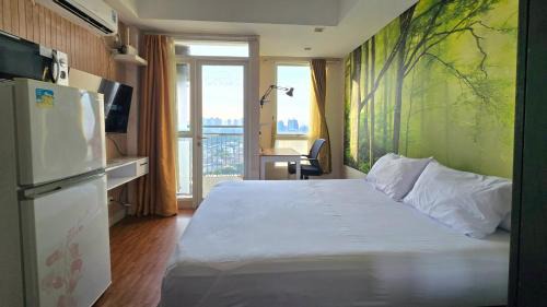 Apartment with City View