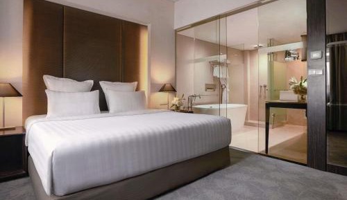 Apartment with king bed