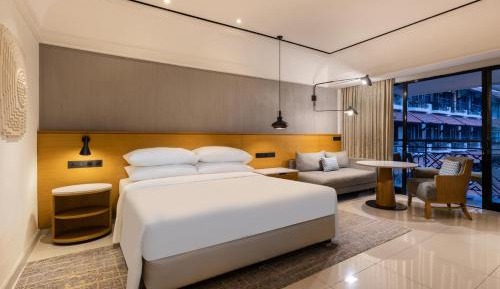 Grand Deluxe King (Balcony)