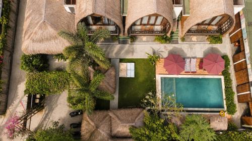 Deluxe Bungalow with Pool View