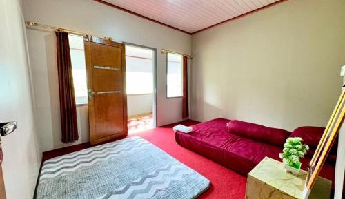 Standard Queen Room