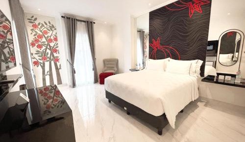 Deluxe Queen Room