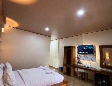Suite with Mountain View