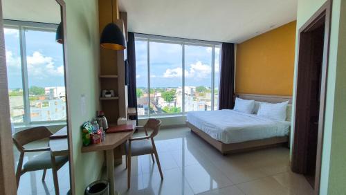 Deluxe Queen Room
