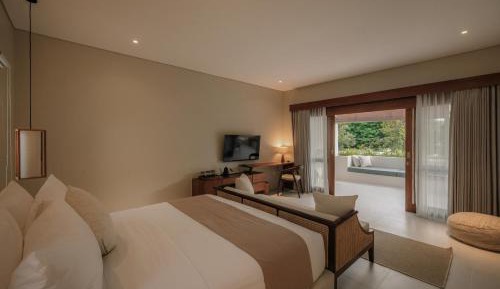 Suite with Garden View