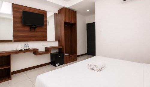 Double or Twin Room (No View)