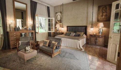 Signature Suite with Complimentary Afternoon Tea