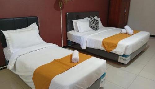 Deluxe Double or Twin Room with Pool Access