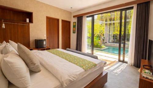 Double Room with Pool View