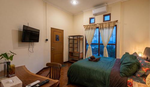 Double Room with Shared Bathroom