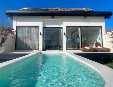 Junior Suite with Pool View