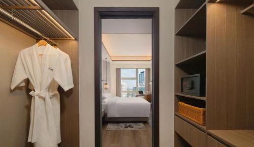Premier One-Bedroom King Suite with City View - High Floor