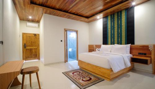 King Room with Balcony