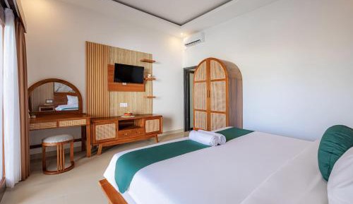 Suite with Pool View
