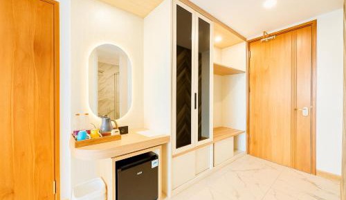 Deluxe Twin Room with Hill View