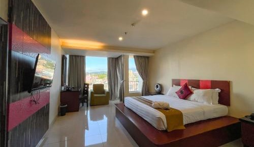 Deluxe Double Room with City View