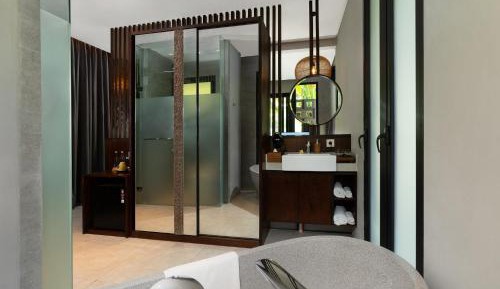 One-Bedroom Villa with Living Room