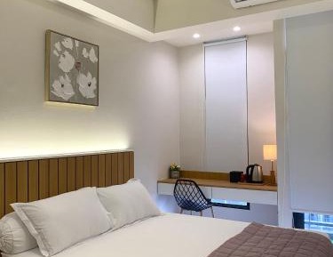Studio Apartment with Balcony