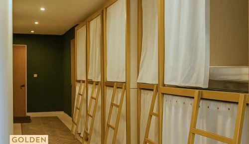 Bunk Bed in Mixed Dormitory Room