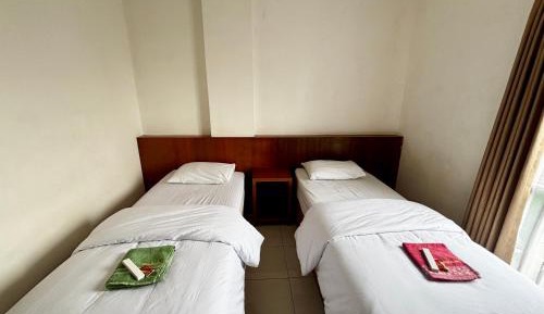 Twin Room with Private Bathroom
