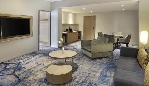Deluxe Suite - Premier Floor