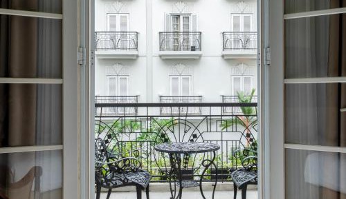 Deluxe King Room with Balcony