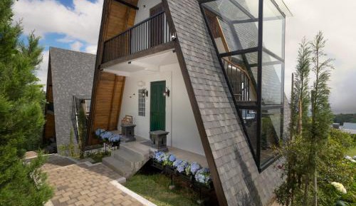 Villa with Garden View