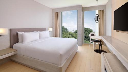 Deluxe King with Free Daily Mini-bar