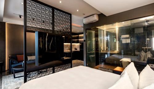 King Studio Suite with Garden View