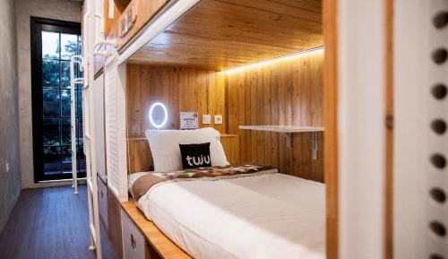 Single Bed in Female Dormitory Room