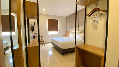 Grand Deluxe King Room