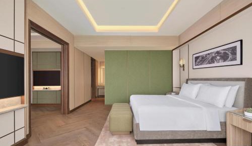 Premier One-Bedroom Suite