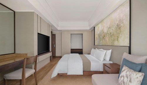 Premium King Room with Free Daily Resort Activities and Kids Amenities