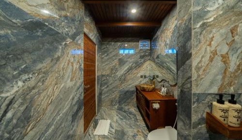 Deluxe Executive with Pool View 