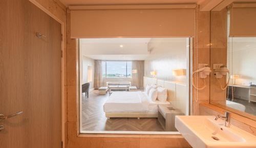 Deluxe Room with Free Daily 3 pcs Laundry