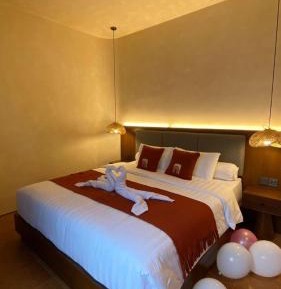 Deluxe Room (2 Adults + 1 Child)