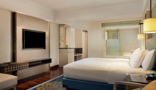 Deluxe King Room with Ocean View